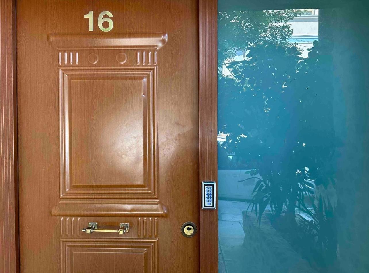 Port Twins Suites No2 Пирей Экстерьер фото