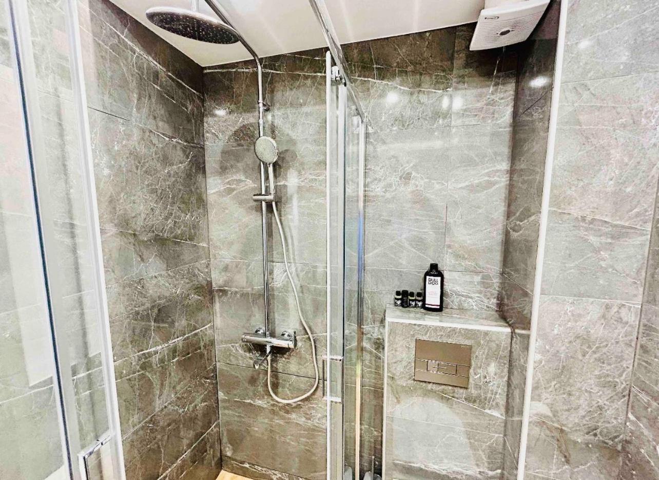 Port Twins Suites No2 Пирей Экстерьер фото